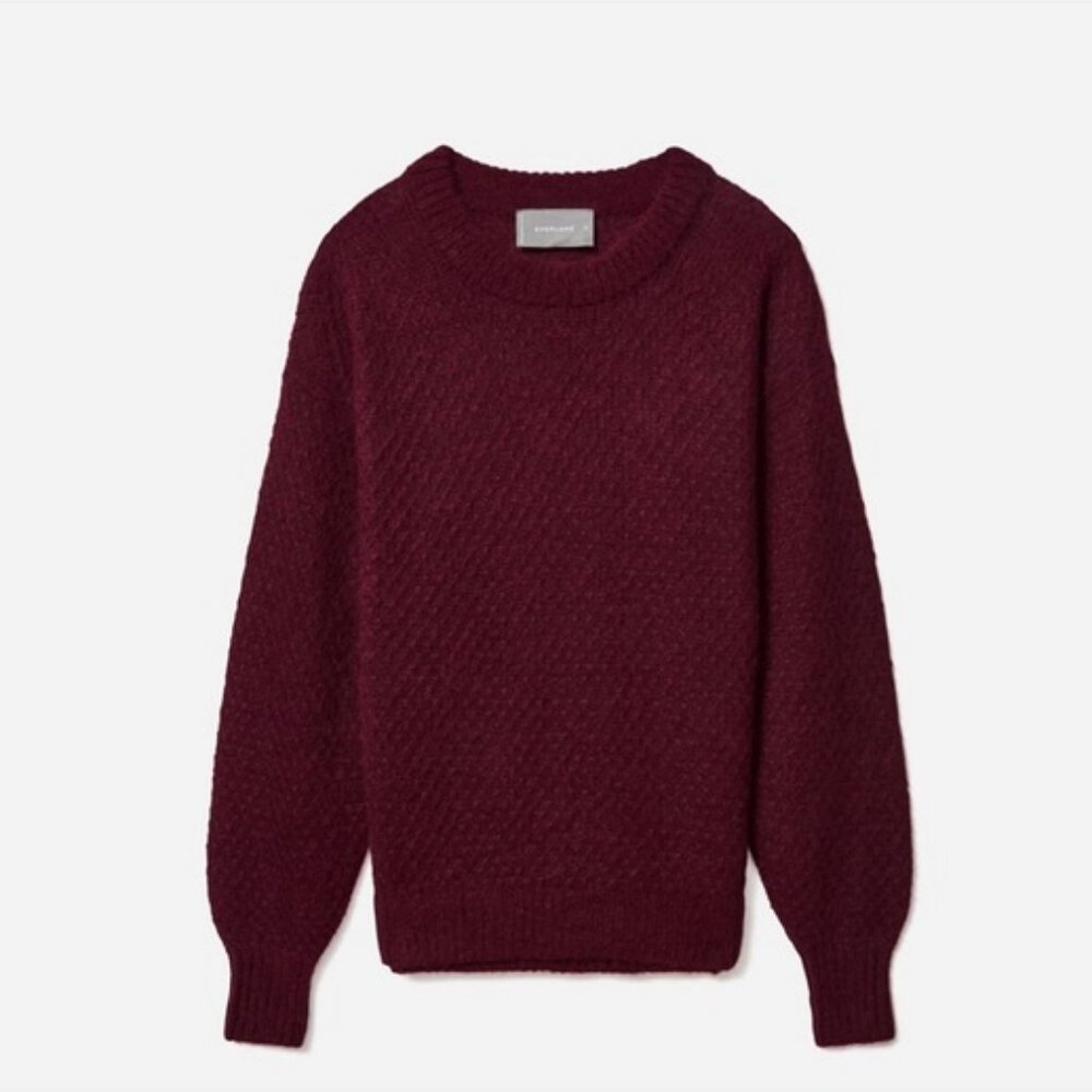 Everlane Aplaca Diamond Stitch Crew in burgundy, size small